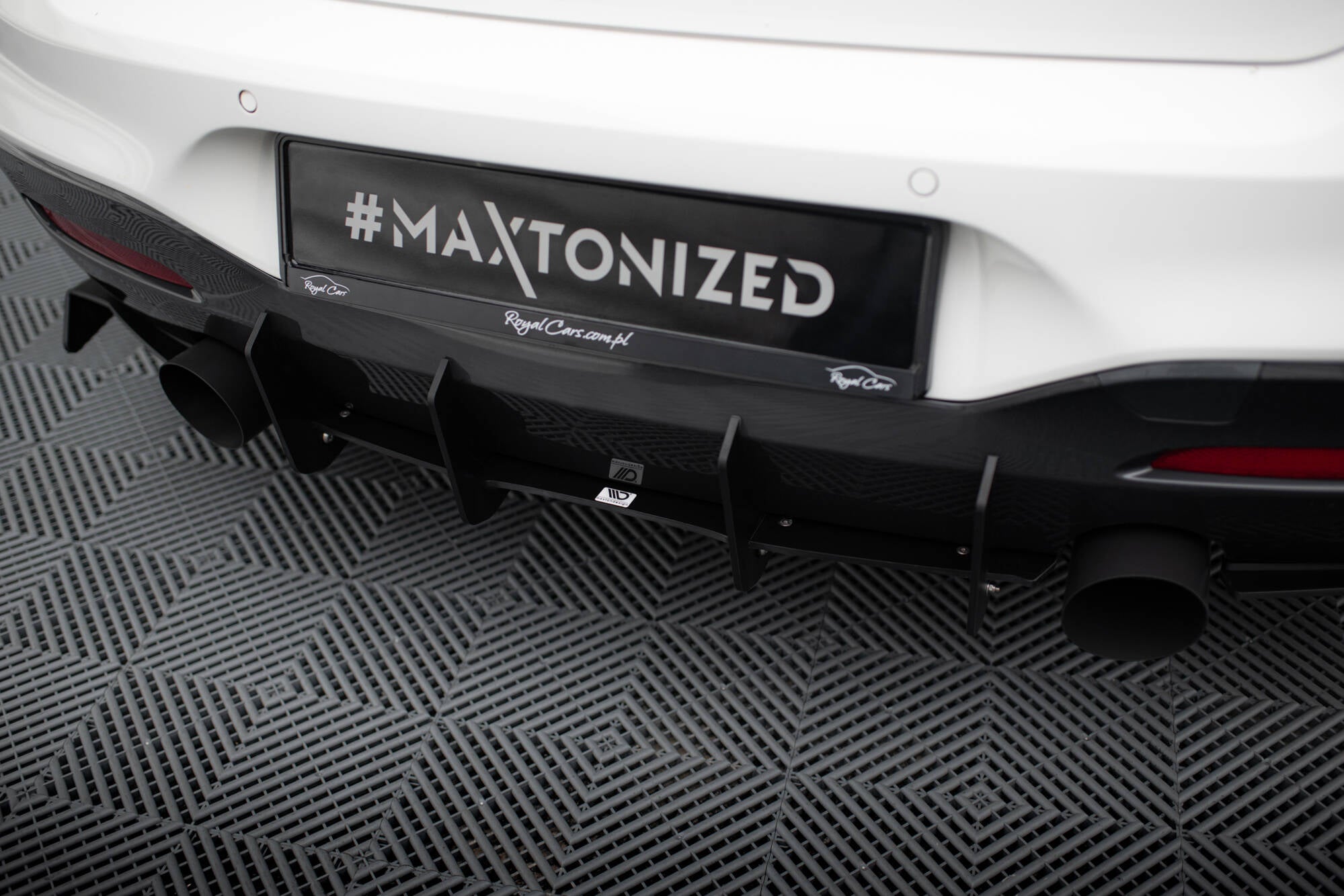 Bmw 1 f20/f21 m-power facelift - rear diffuser v.1