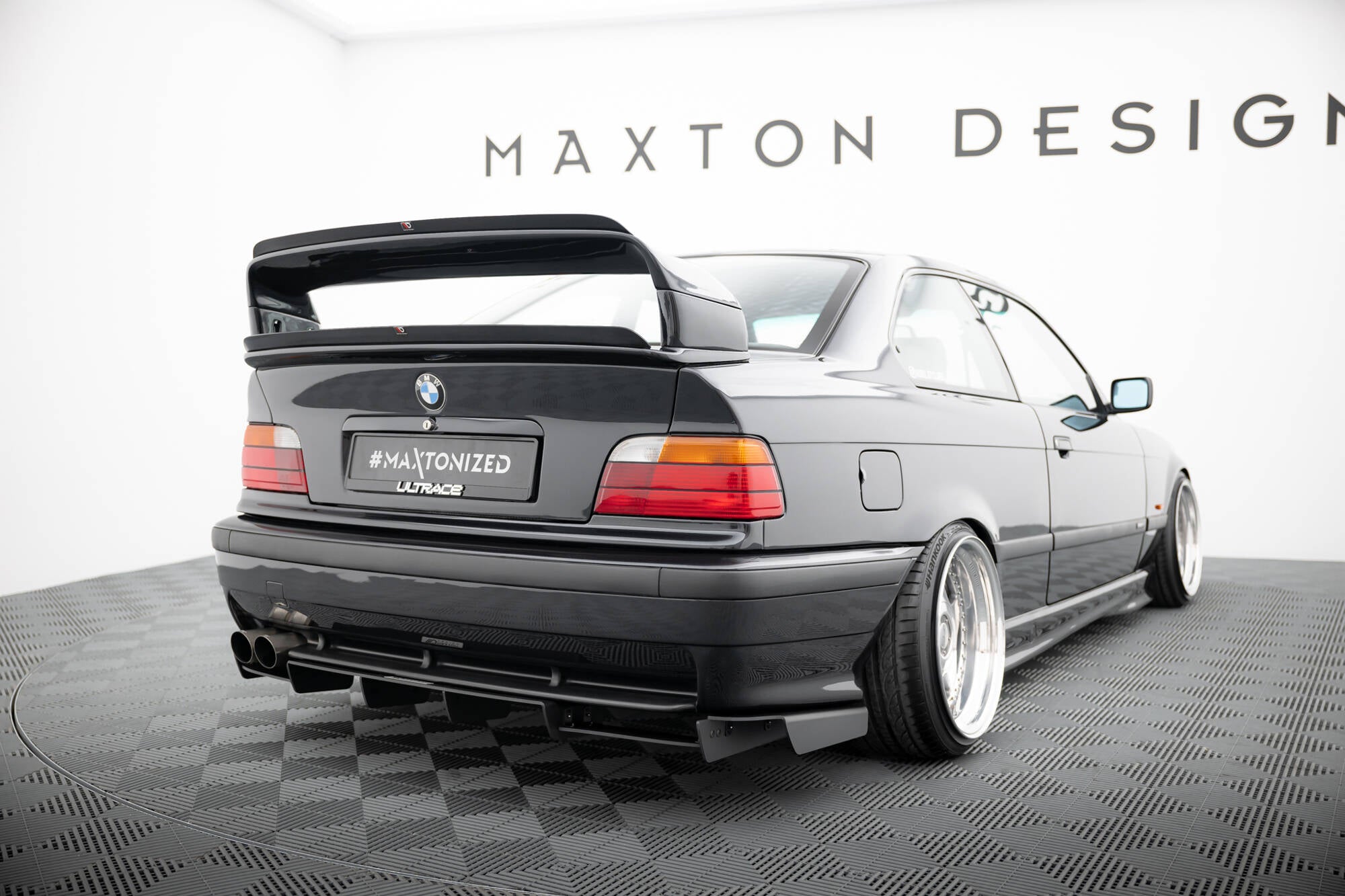 Pohjaspoileri-korkki BMW M3 / 3 M-Pack E36 Coupe GT -luokka