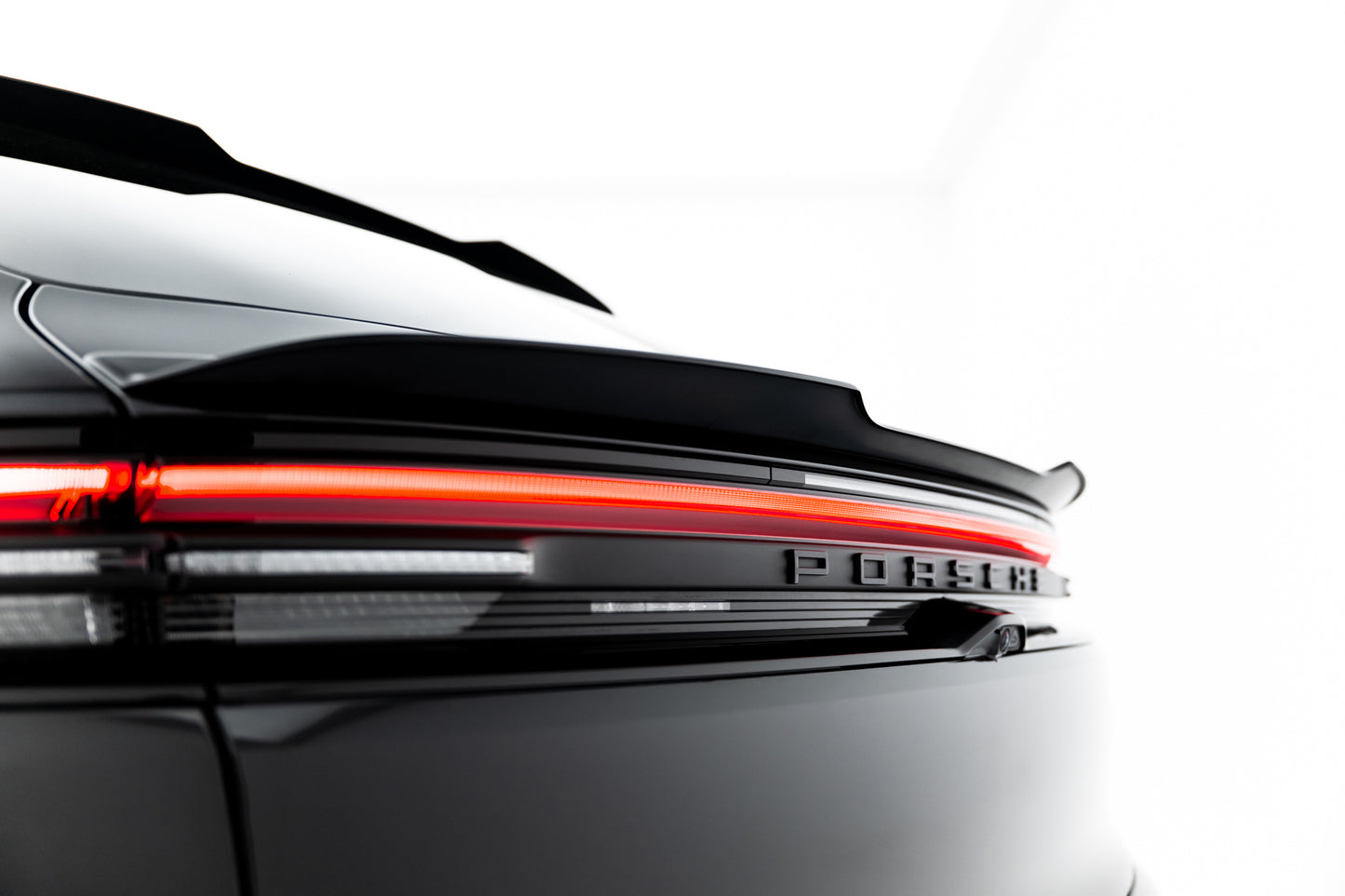 Bottom spoiler cap porsche macan ev mk1