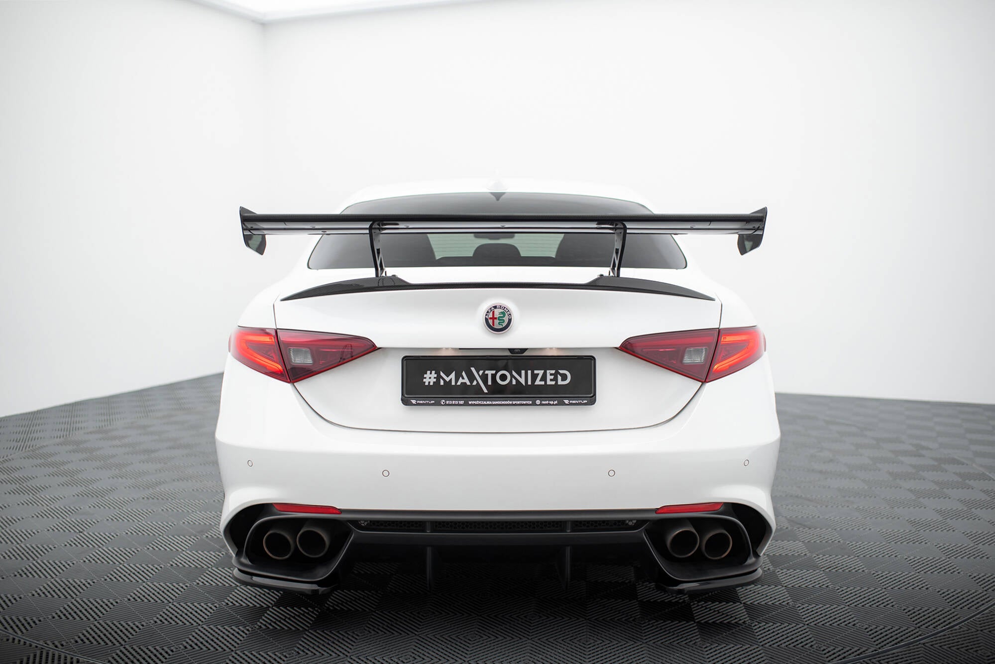 Hiilispoileri alfa romeo giulia quadrifoglio