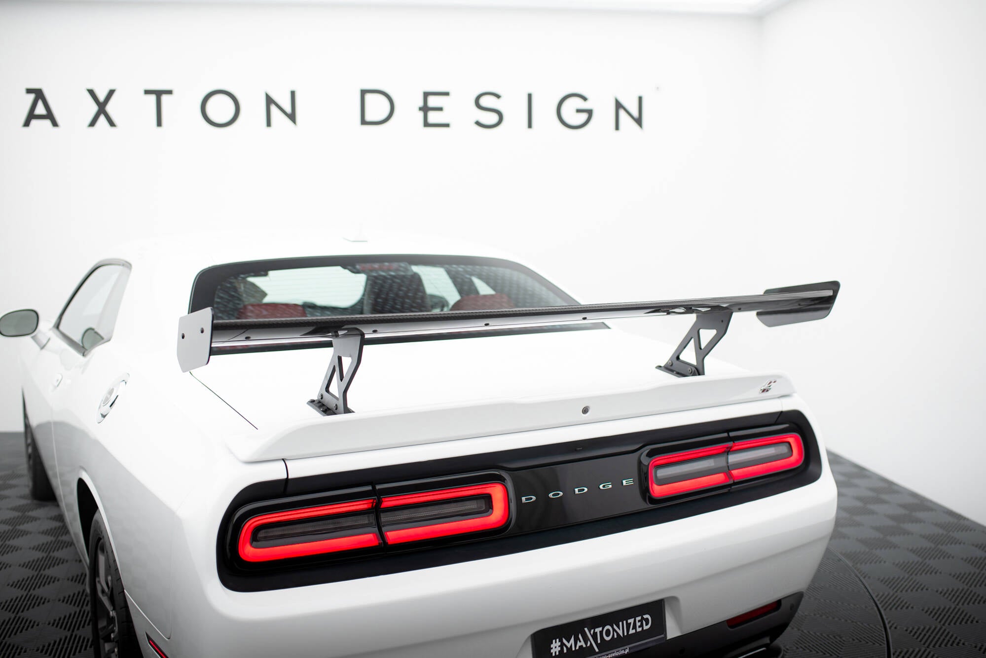 Carbon spoiler  dodge challenger mk3