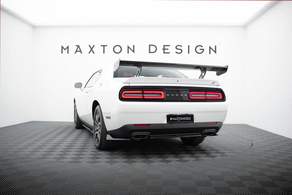 Carbon spoiler  dodge challenger mk3