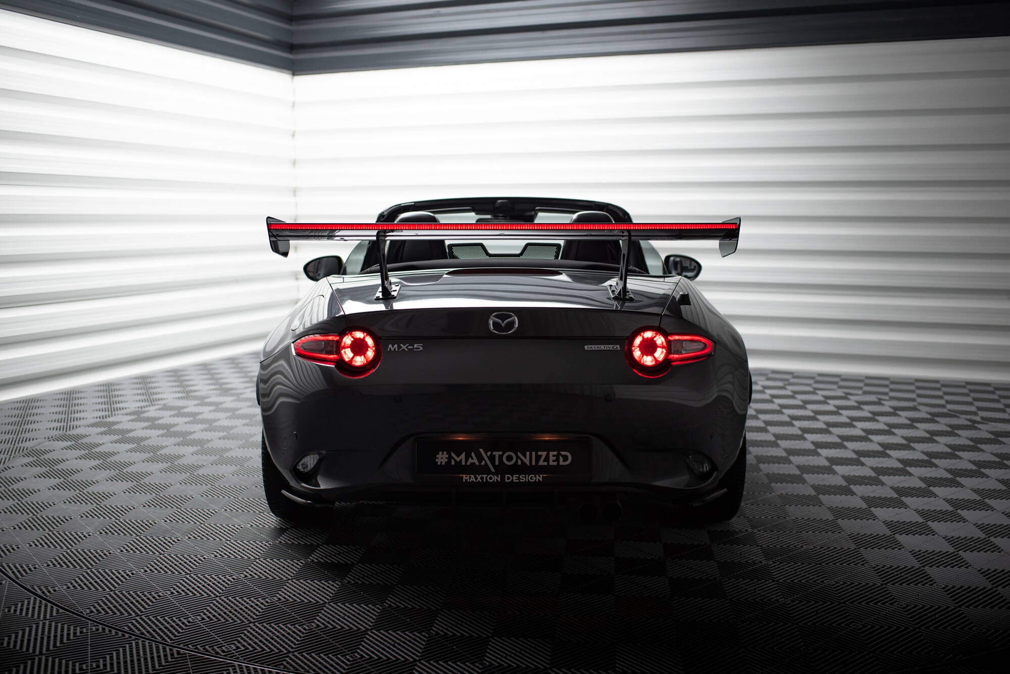 Carbon spoiler jdm style + led mazda mx-5 nd (mk4)