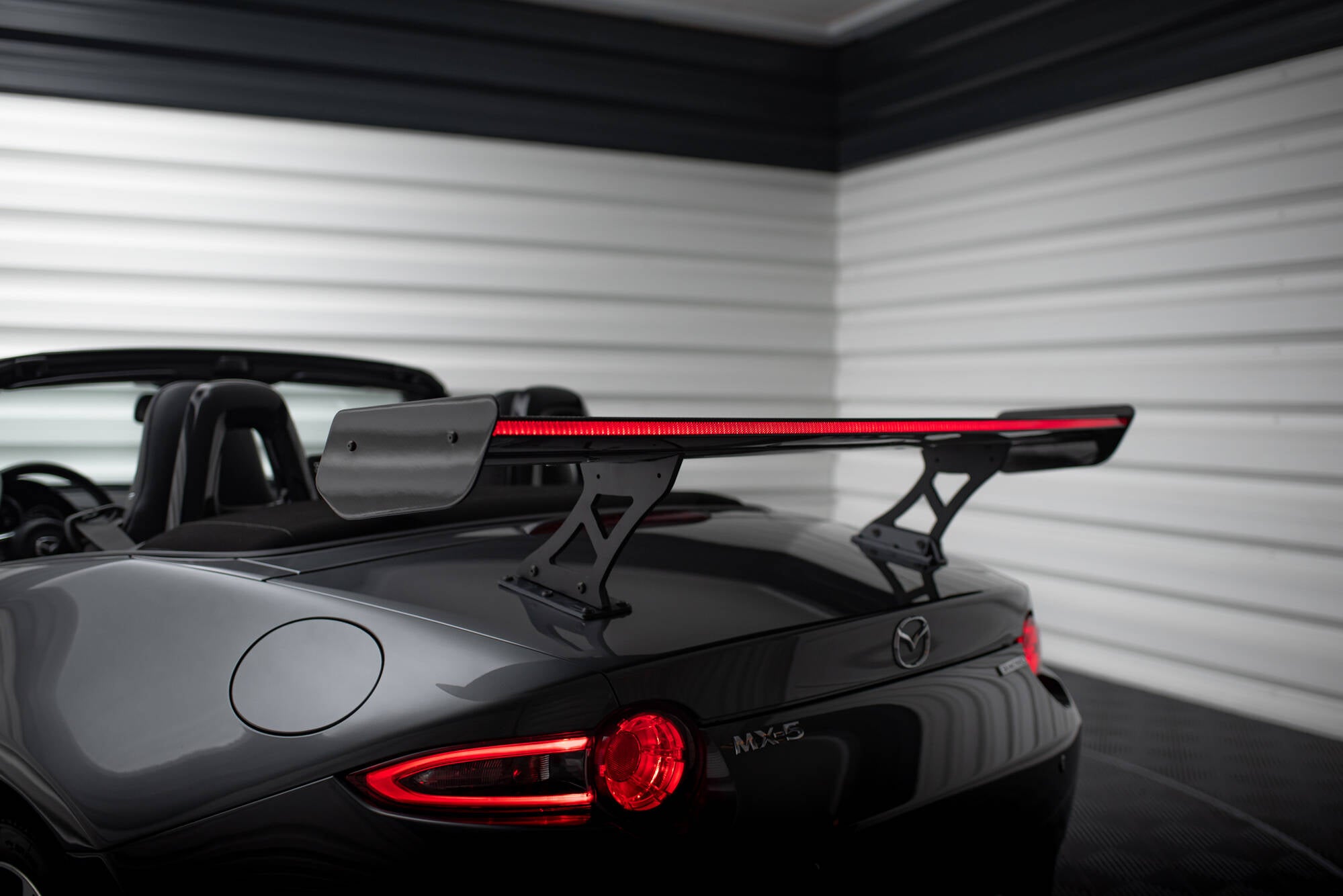 Carbon spoiler jdm style + led mazda mx-5 nd (mk4)