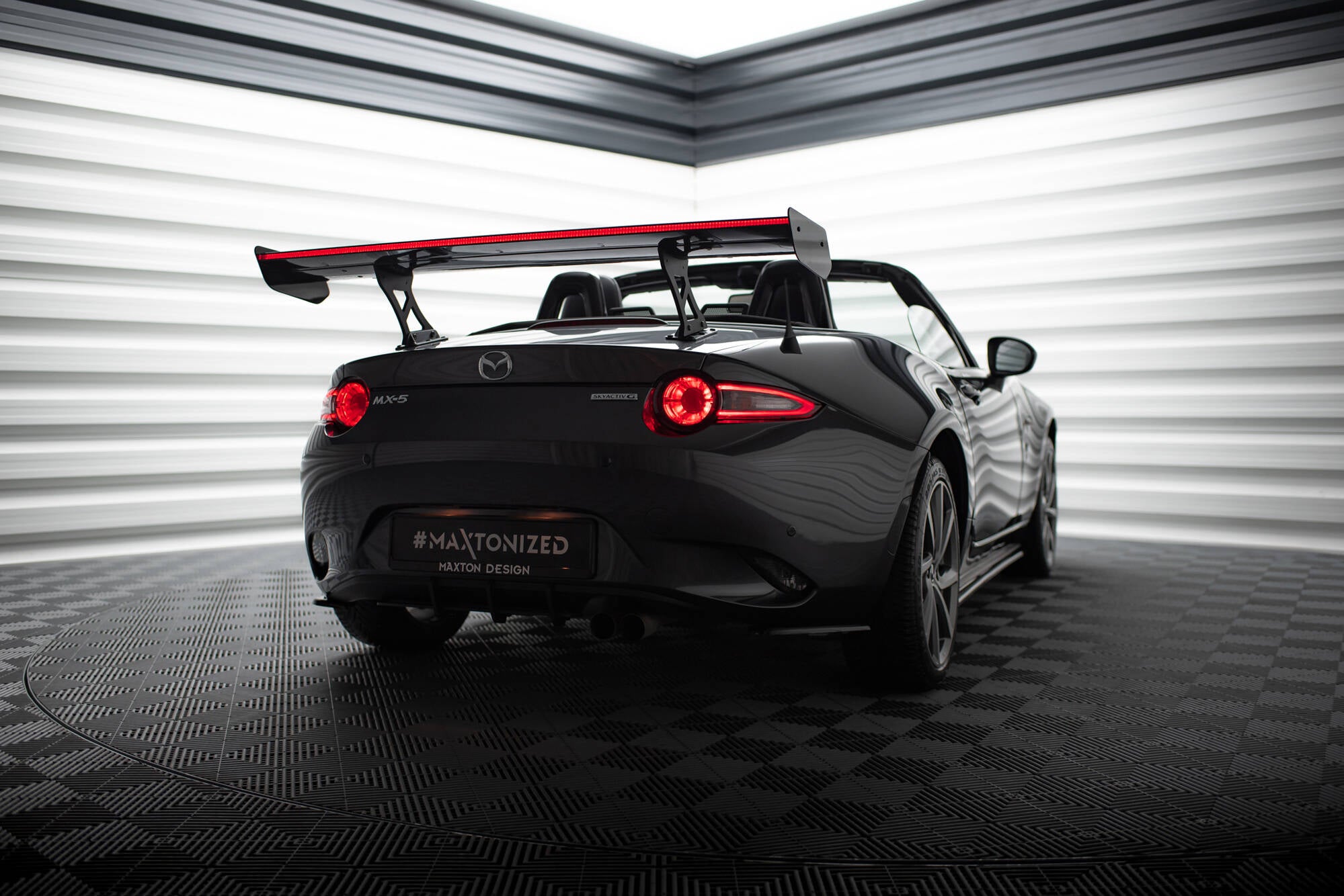Carbon spoiler jdm style + led mazda mx-5 nd (mk4)