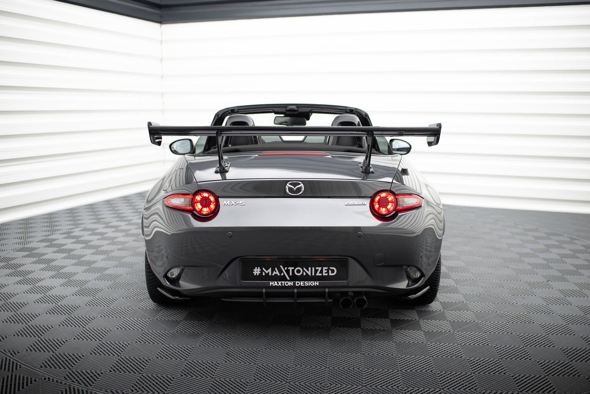 Hiilpoileri JDM-tyyli Mazda MX-5 ND (MK4)