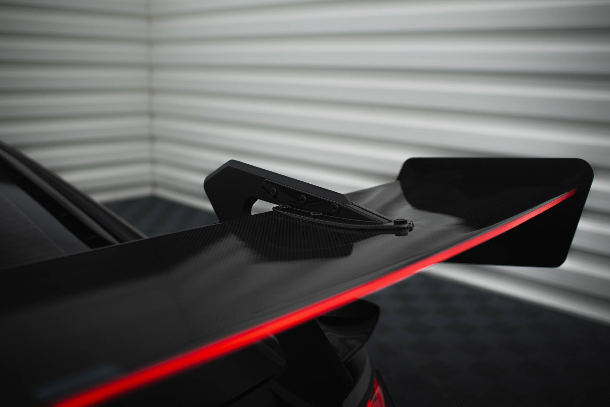 Carbon spoiler + led audi r8 mk2