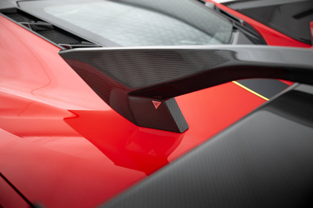 Carbon spoiler + led chevrolet corvette c8
