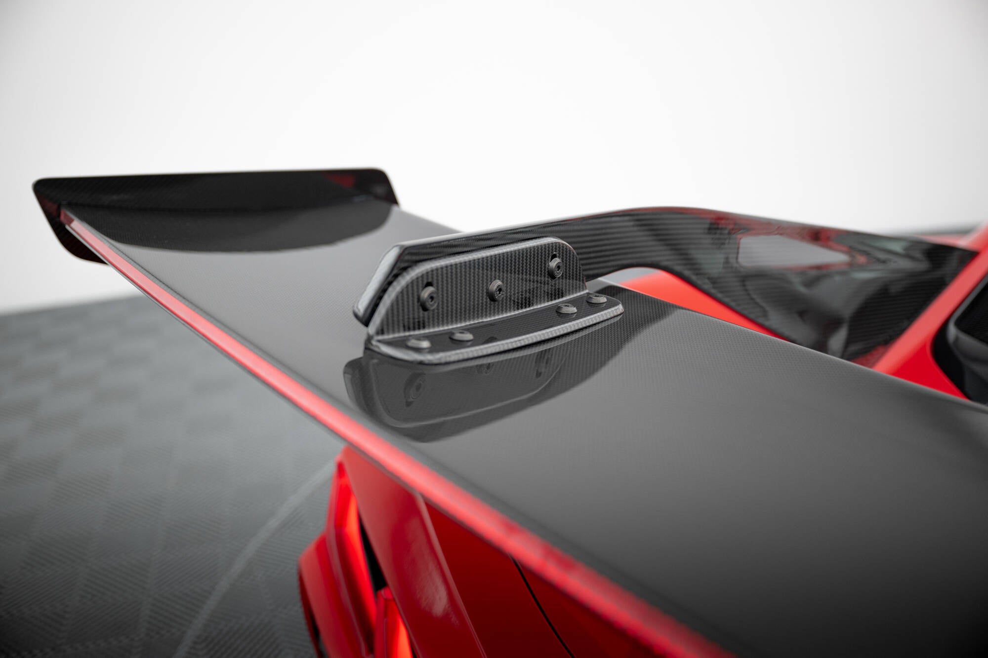 Carbon spoiler + led chevrolet corvette c8