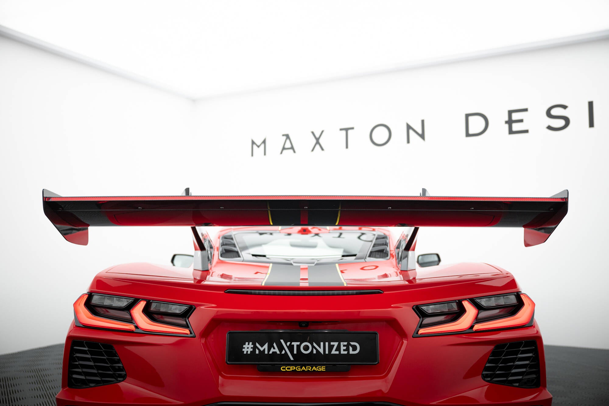 Carbon spoiler + led chevrolet corvette c8