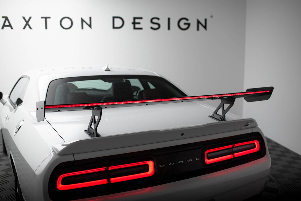 Carbon spoiler + led dodge challenger mk3