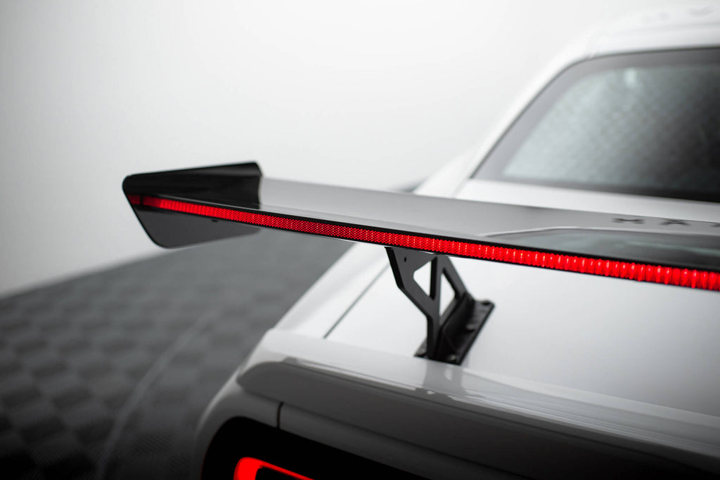 Carbon spoiler + led dodge challenger mk3
