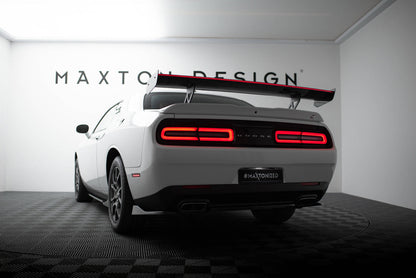 Kulfiberspoiler + LED-lys til Dodge Challenger MK3