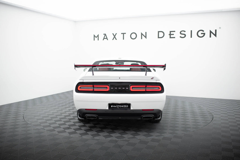 Carbon spoiler + led dodge challenger mk3