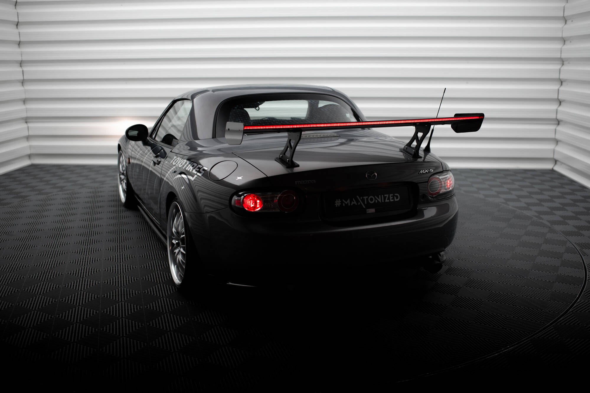 Hiilispoileri + LED Mazda MX5 Hardtop NC (MK3)
