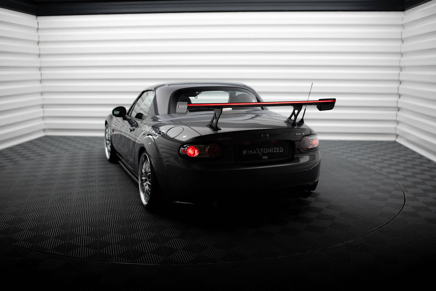 Hiilispoileri + LED Mazda MX5 Hardtop NC (MK3)
