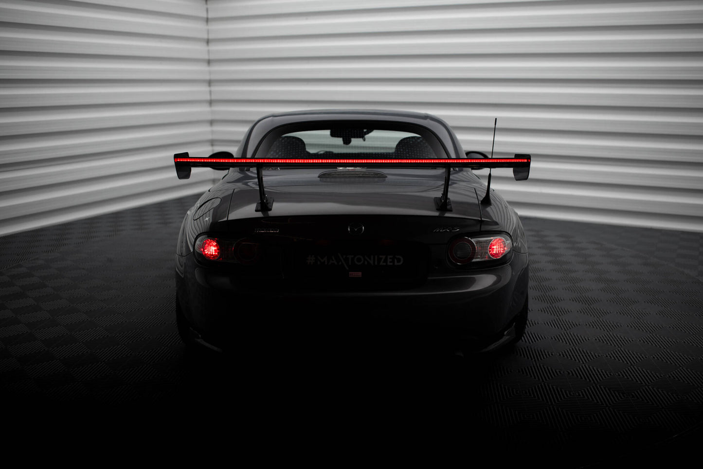 Hiilispoileri + LED Mazda MX5 Hardtop NC (MK3)
