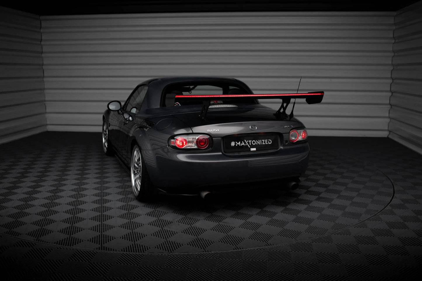 Hiilispoileri + LED Mazda MX5 Hardtop NC (MK3)