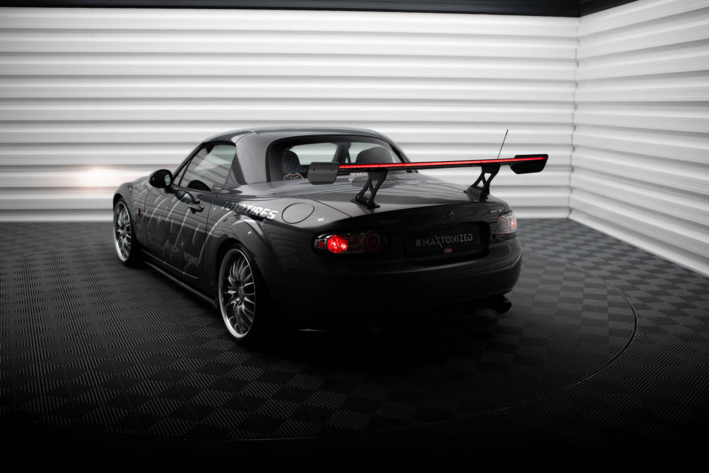 Hiilispoileri + LED Mazda MX5 Hardtop NC (MK3)