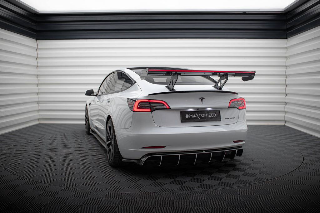Carbon spoiler + led tesla model 3