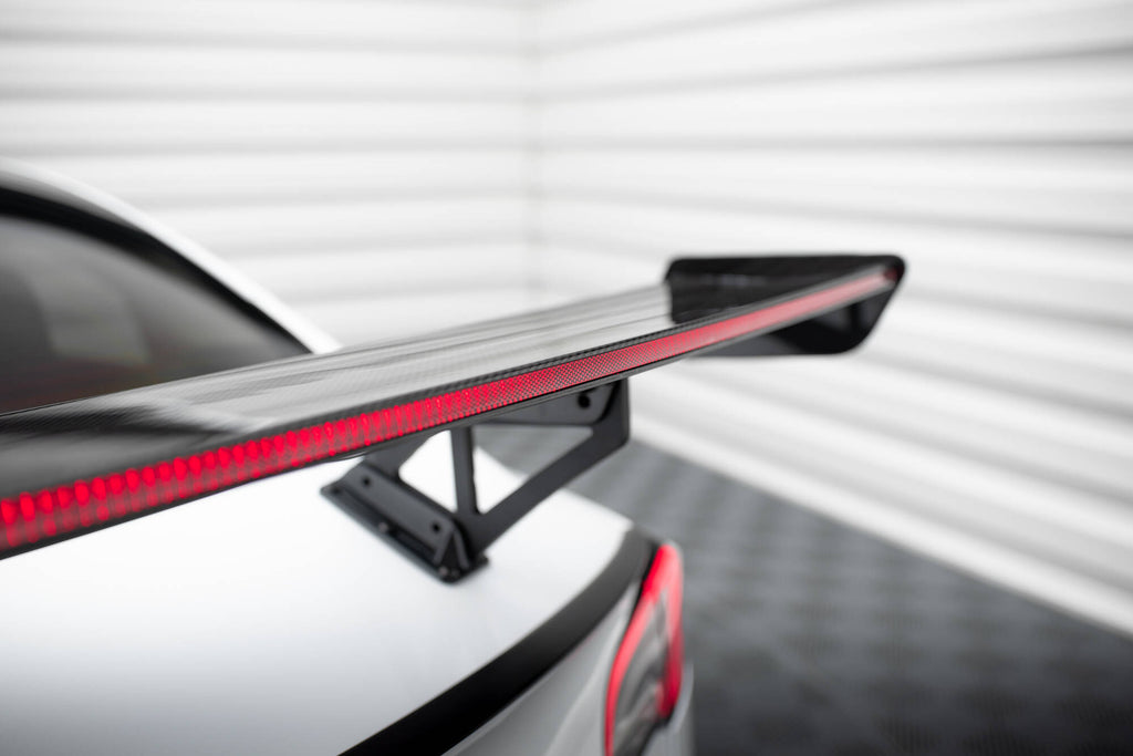 Carbon spoiler + led tesla model 3