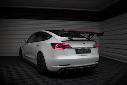 Kulfiberspoiler + LED Tesla Model 3