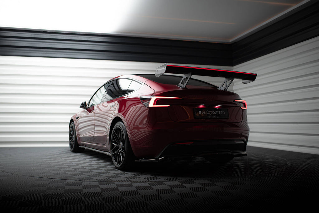 Carbon spoiler + led tesla model 3