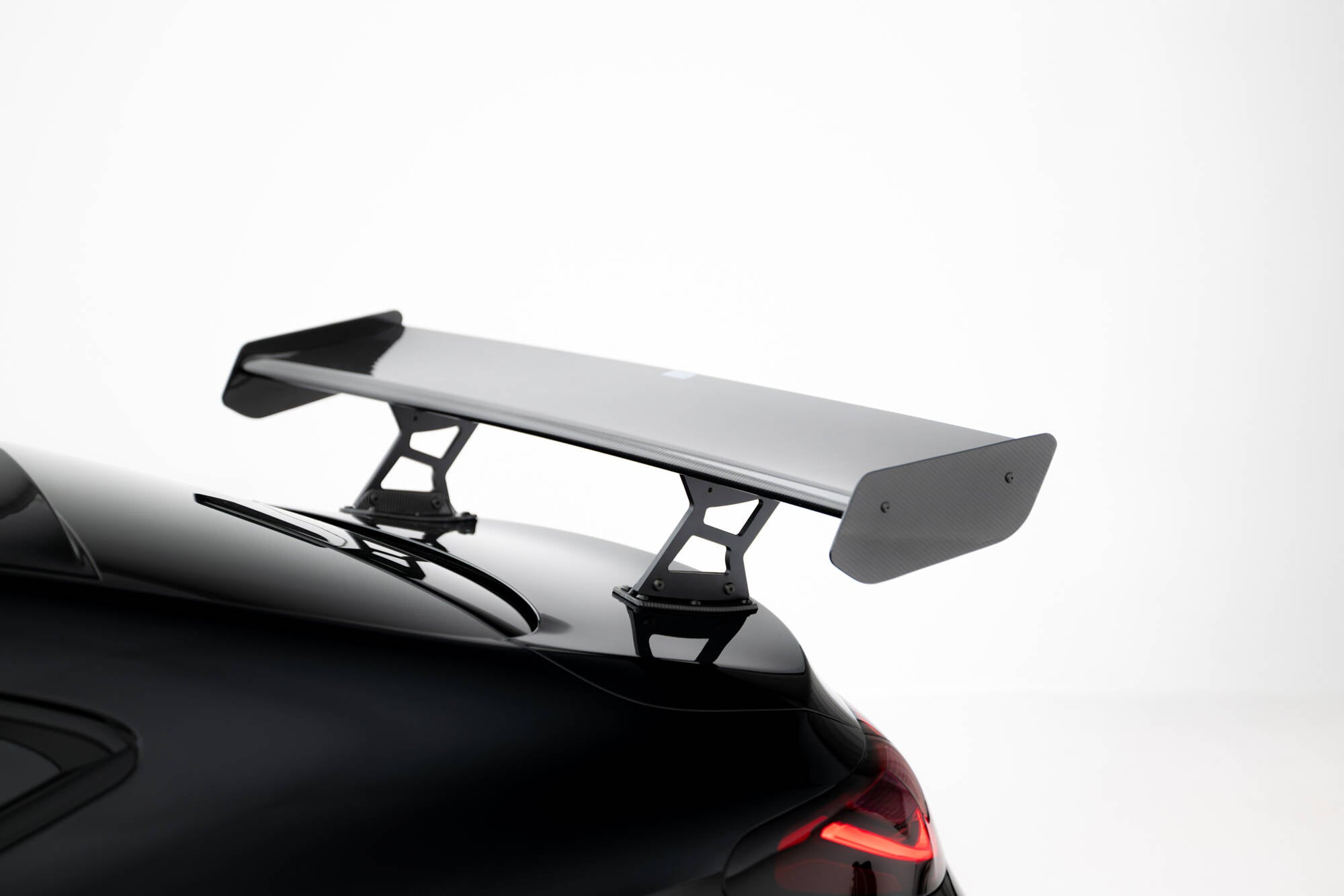 Carbon spoiler v.2 + led mercedes-amg cle 53 c236