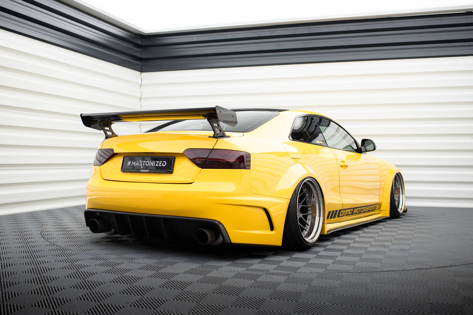 Carbon spoiler med eksterne parenteser lodrette Audi A5 Coupe 8t