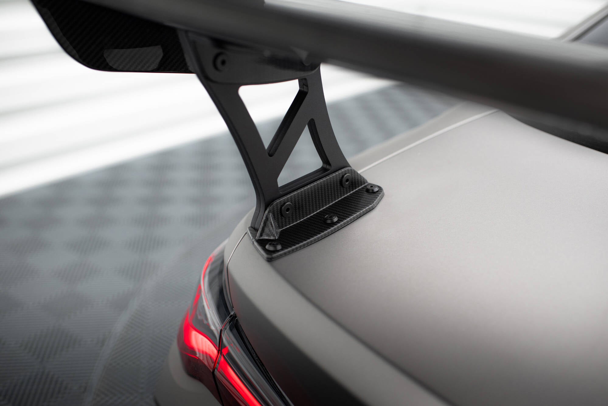 Carbon spoiler with external brackets uprights bmw m4 g82 / g82 facelift / m440i / 4 m-pack g22 / g22 facelift