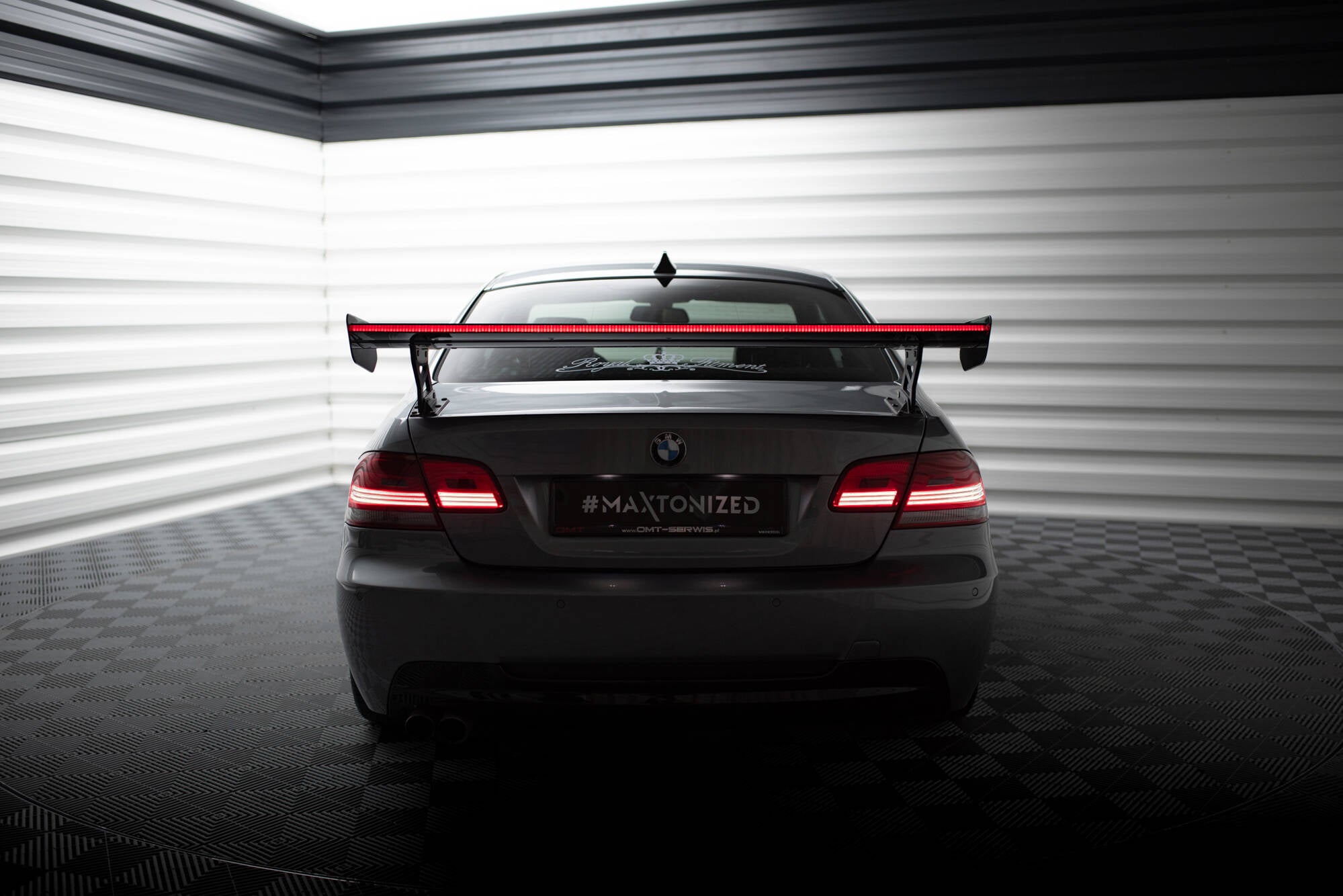 Kulfiberspoiler med udvendige beslag + LED BMW 3 / M3 Coupé E92