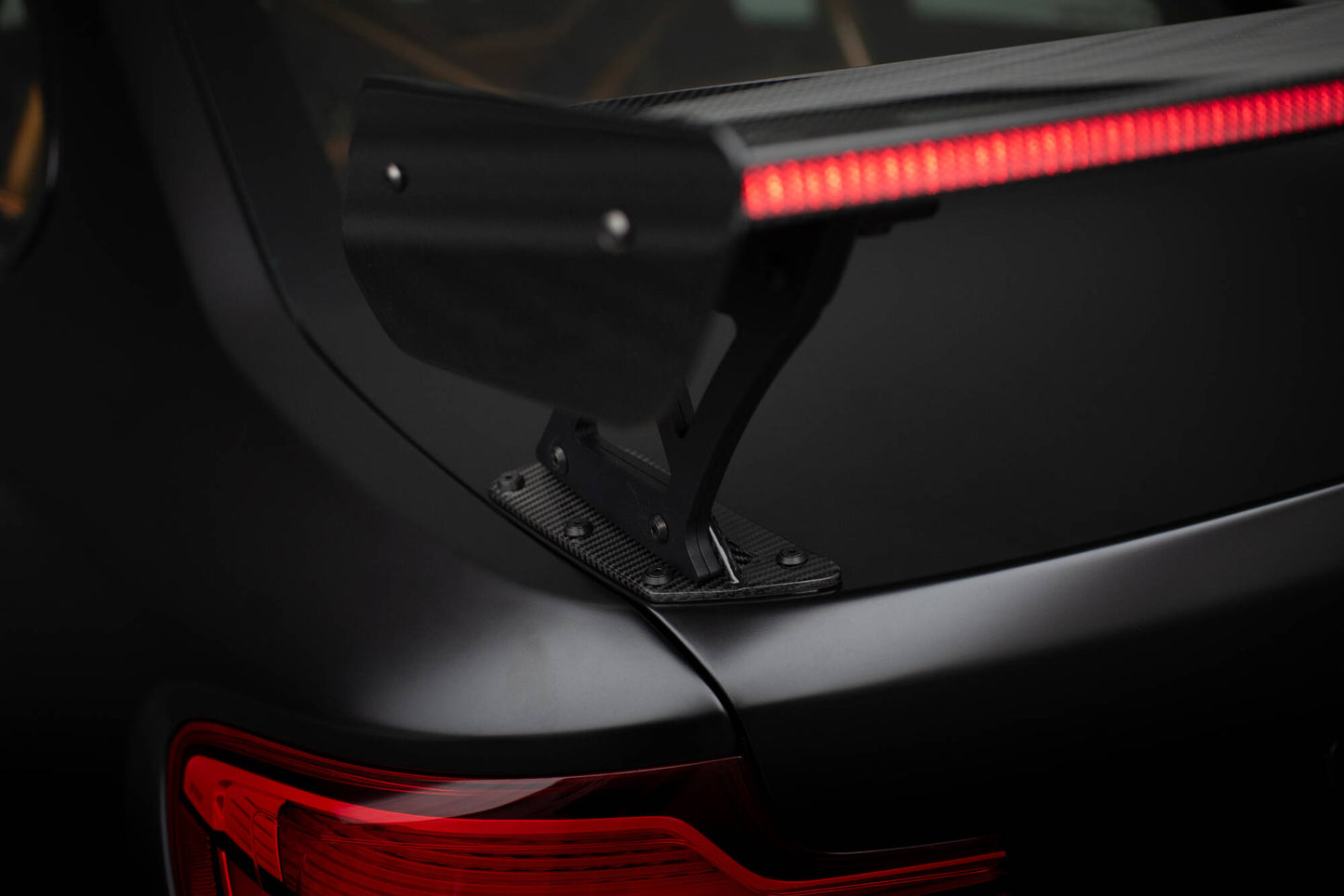 Carbon Spoiler with External Brackets Uprights + LED BMW M2 F87 / 2/2 M-Pack F22
