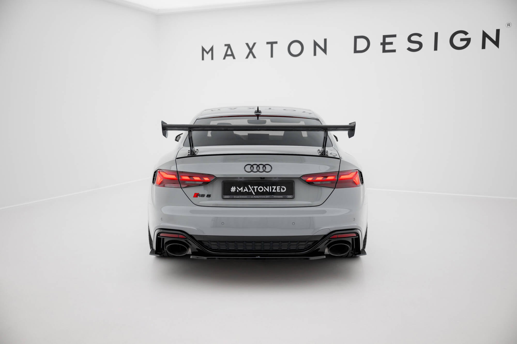 Hiilpoileri ulkoisilla suluilla pystyssä V.1 Audi A5 / A5 S-Line / S5 / RS5 Coupe F5 / F5 FaceLift
