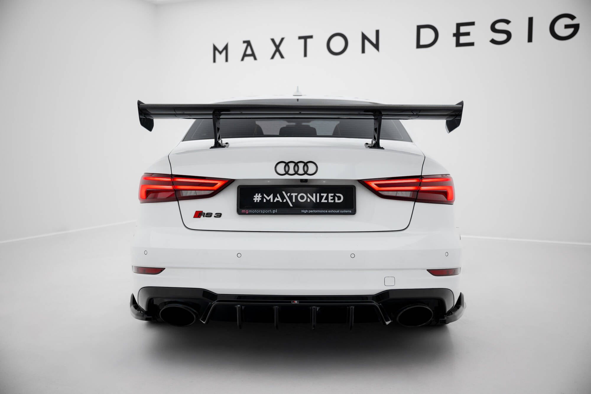 Carbon spoiler med interne parenteser lodrette Audi A3 / A3 S-linje / S3 / RS3 siden 8V / 8V ansigtsløftning