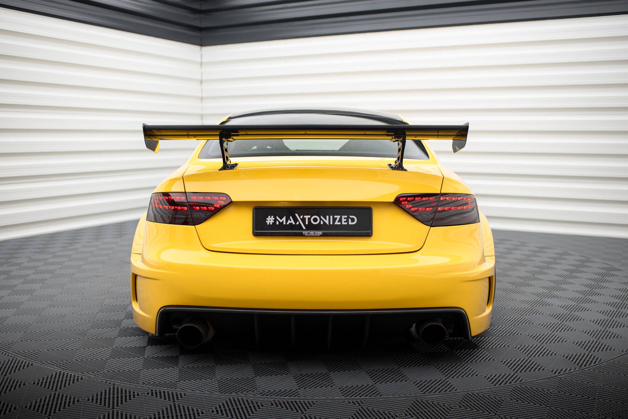 Carbon spoiler with internal brackets uprights audi a5 coupe 8t