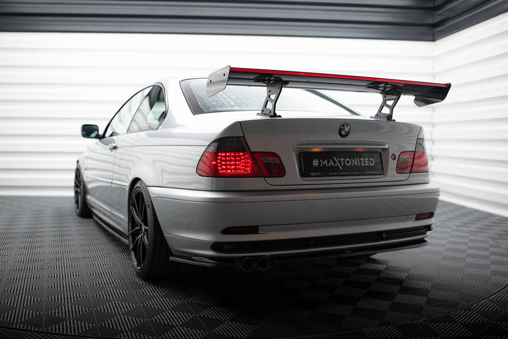 Carbon spoiler med interne parenteser lodret + LED BMW 3 Coupe E46
