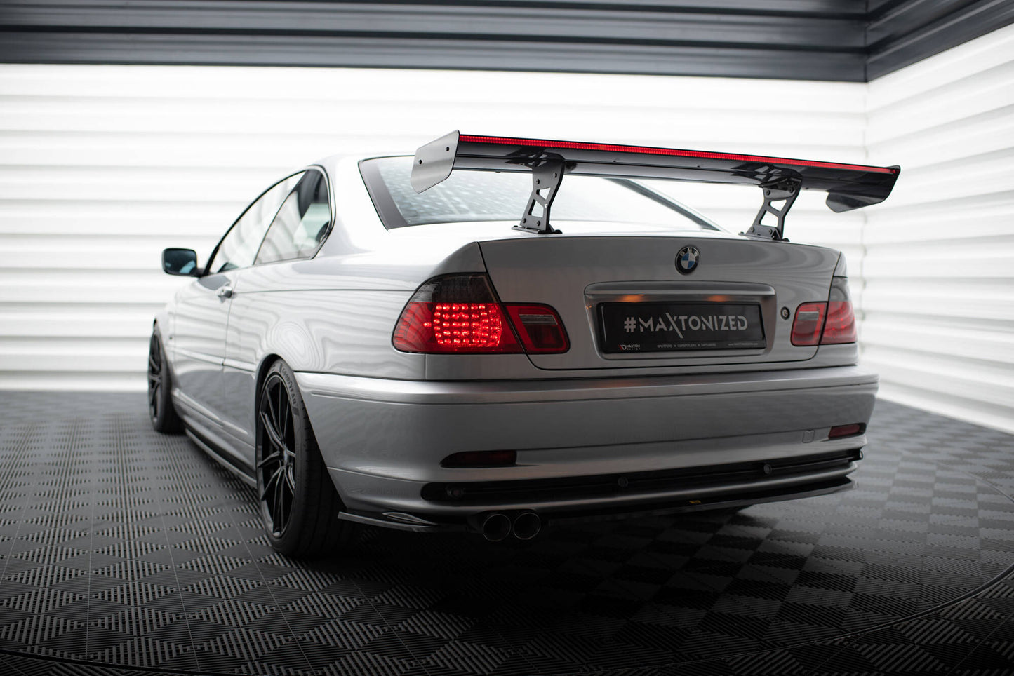 Carbon spoiler with internal brackets uprights + led bmw 3 coupe e46