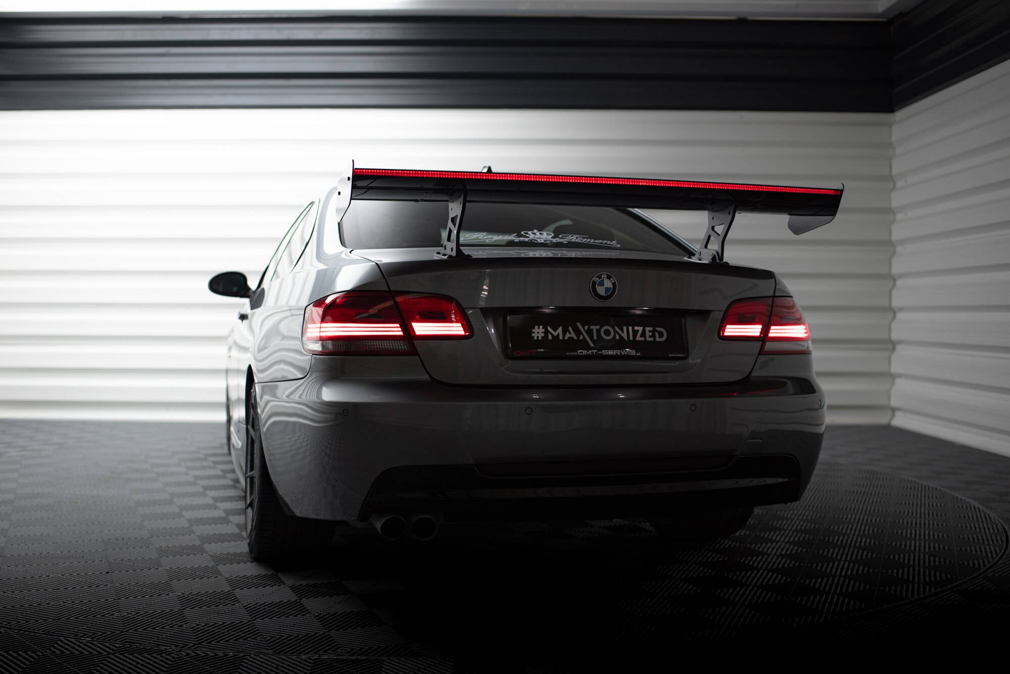 Hiilipoileri, jossa on sisäiset suluilla, pystyssä + LED BMW 3 / M3 Coupe E92