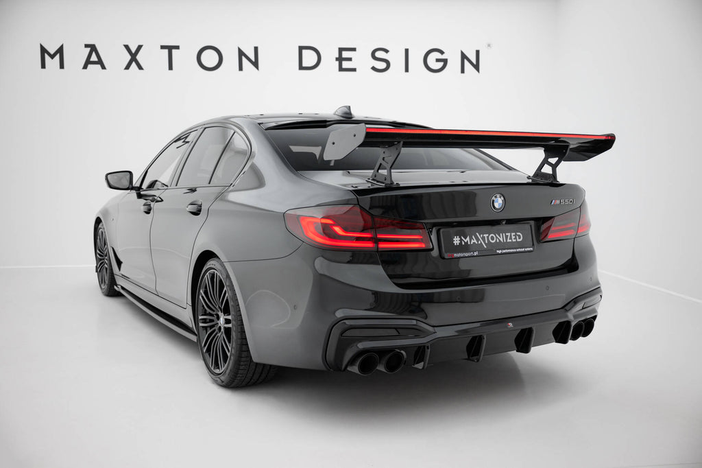Carbon spoiler med interne parenteser lodret + LED BMW 5 / M5 siden G30 / F90