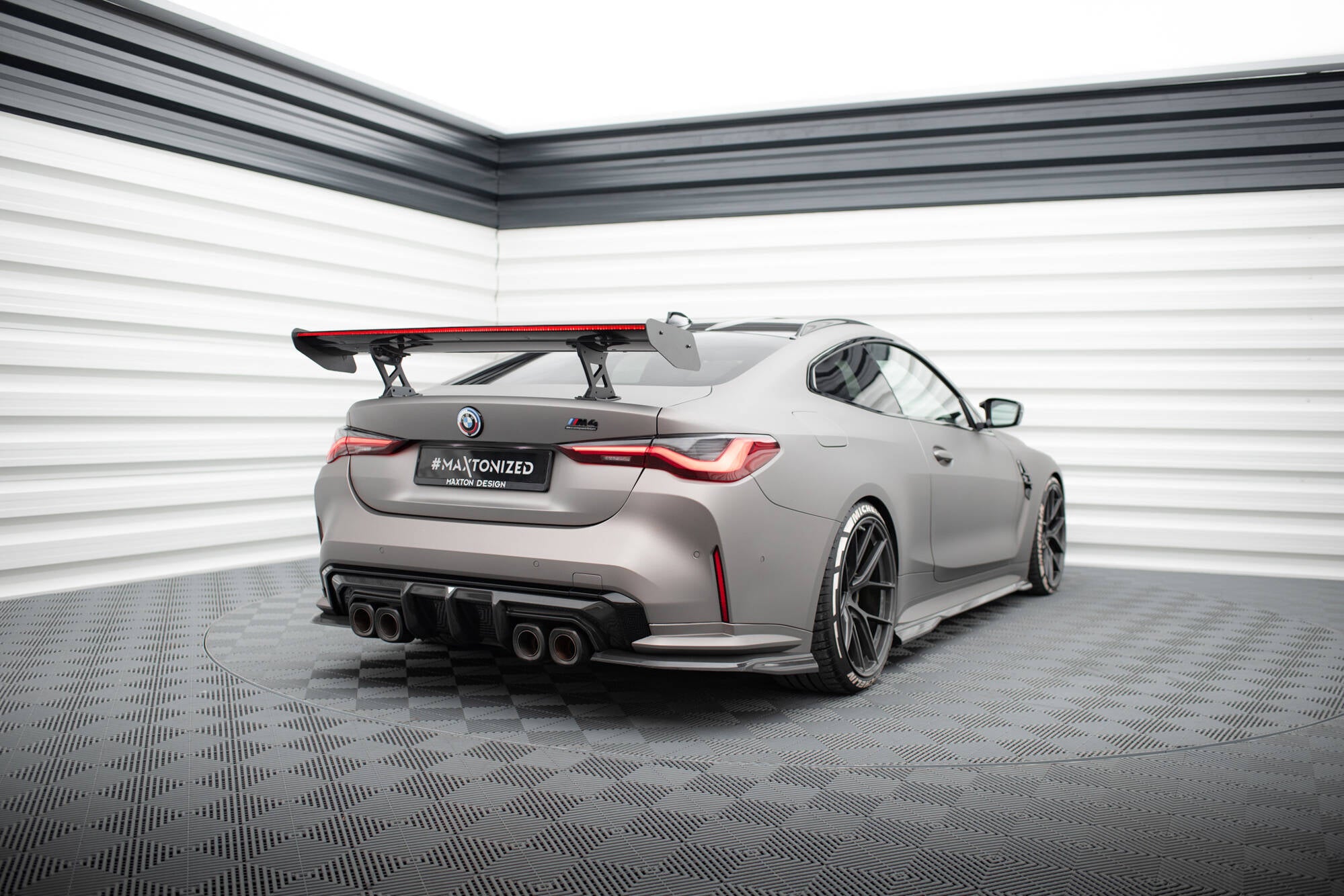 Carbon spoiler with internal brackets uprights + led bmw m4 g82 / g82 facelift / m440i / 4 m-pack g22 / g22 facelift