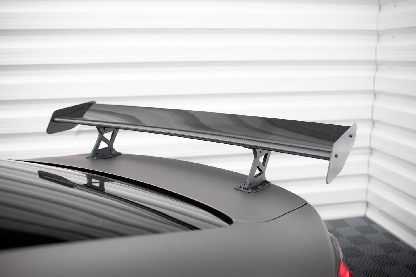 Carbon spoiler with internal brackets uprights + led bmw m4 g82 / g82 facelift / m440i / 4 m-pack g22 / g22 facelift
