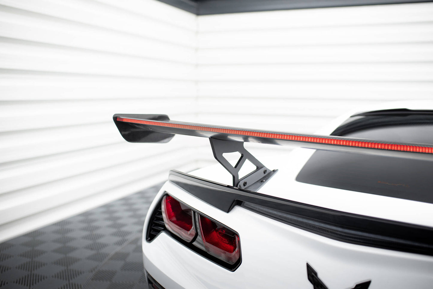 Carbon Spoiler with Internal Brackets Uprights + LED Chevrolet Corvette Stingray / Grand Sport C7
