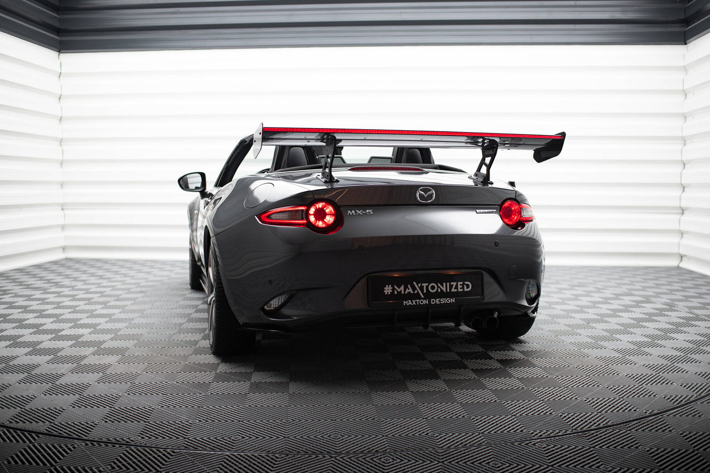 Carbon spoiler with internal brackets uprights + led mazda mx-5 nd (mk4)