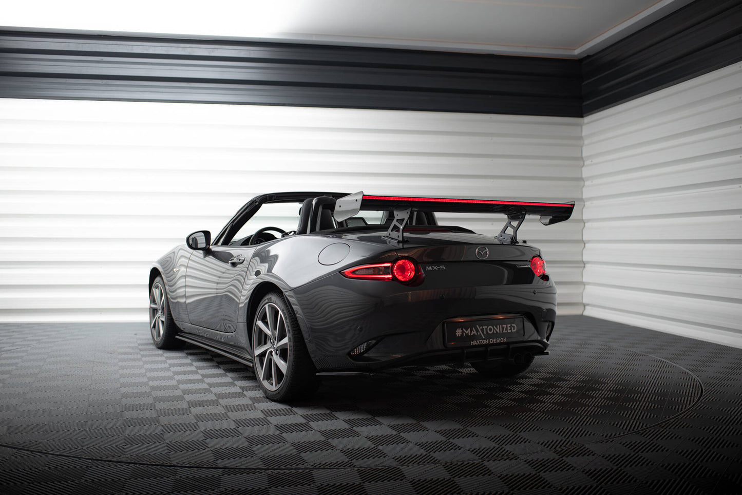 Carbon spoiler with internal brackets uprights + led mazda mx-5 nd (mk4)