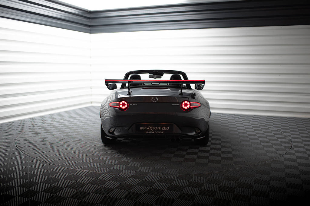 Hiilipoileri, jossa on sisäiset suluilla, pystyssä + LED Mazda MX-5 ND (MK4)