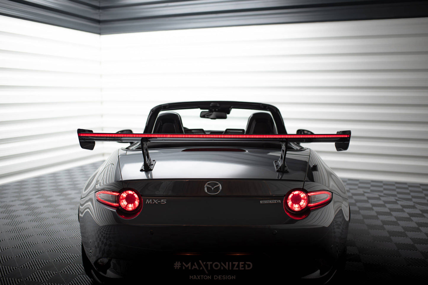 Carbon spoiler with internal brackets uprights + led mazda mx-5 nd (mk4)