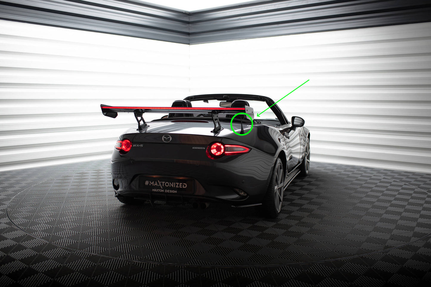 Carbon spoiler with internal brackets uprights + led mazda mx-5 nd (mk4)