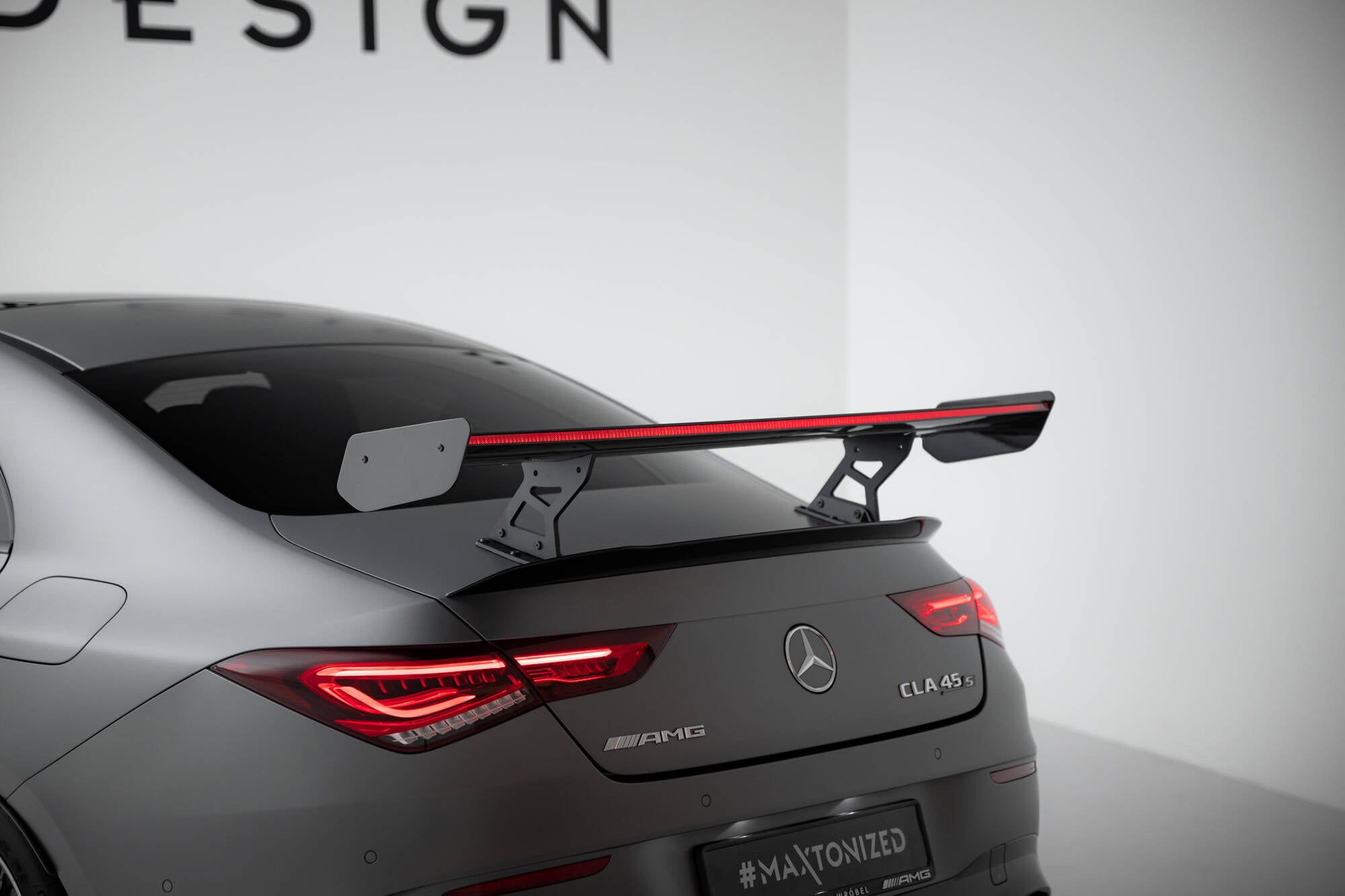 Carbon spoiler with internal brackets uprights + led mercedes-benz cla coupe c118 / c118 facelift