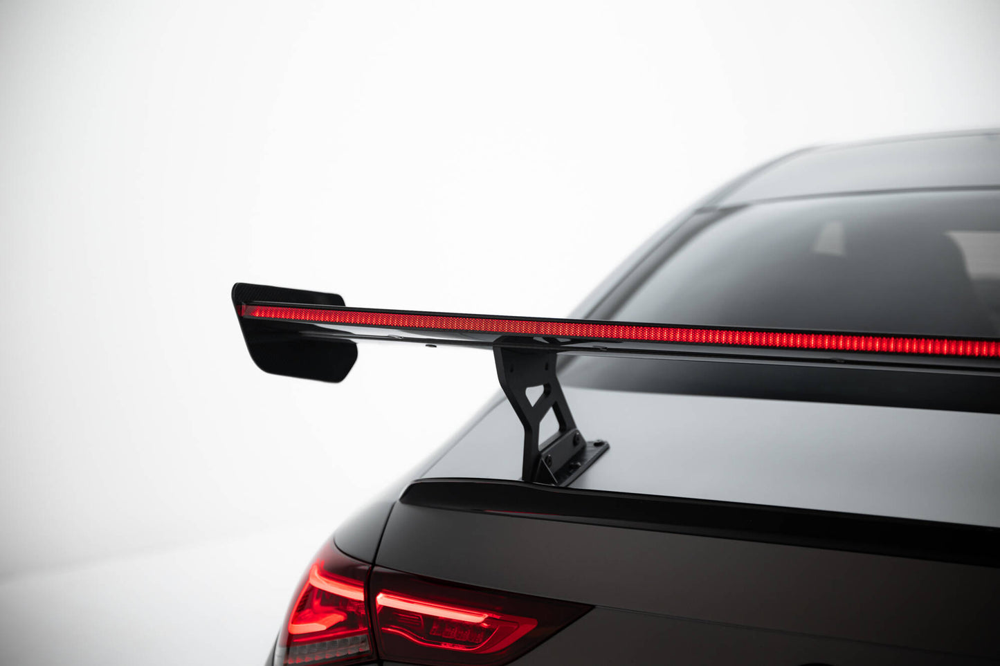 Carbon spoiler with internal brackets uprights + led mercedes-benz cla coupe c118 / c118 facelift