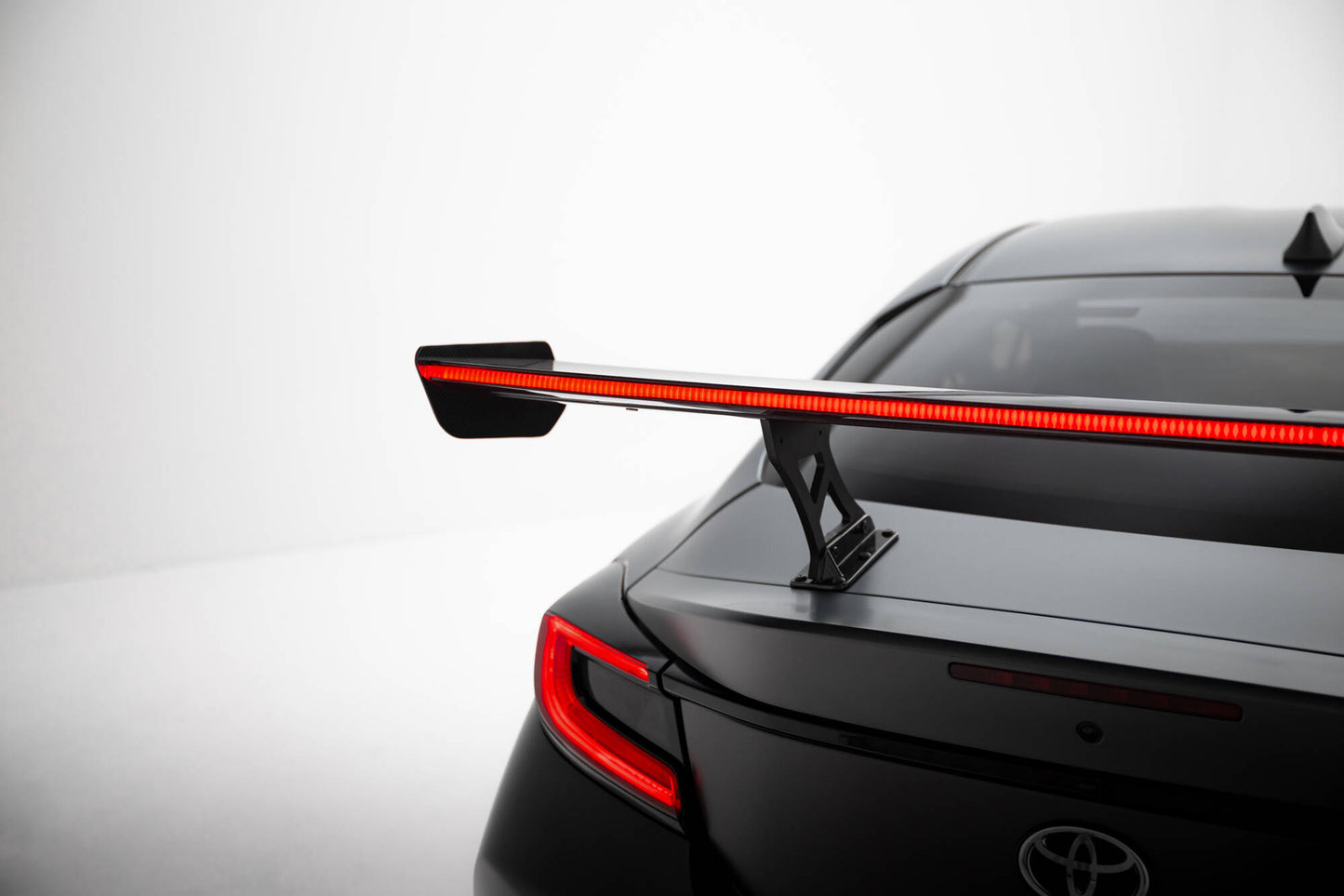 Carbon Spoiler with Internal Brackets Uprights + LED Toyota GR86 / Subaru BRZ MK2